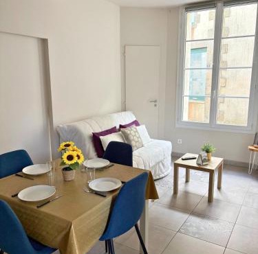 Les Glaneuses - 2 logements en centre bourg de 2 à 4 personnes à 3 min du Puy duFou