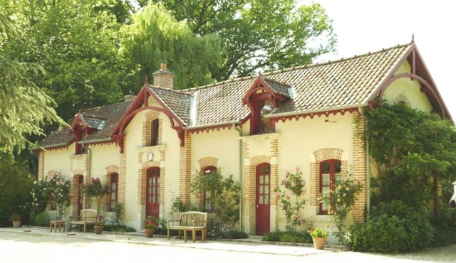 Les Glycines, self-catering cottage on a 15-hectare wooded estate