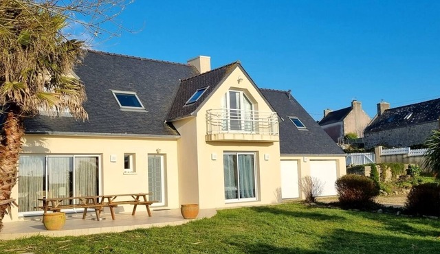 Les Goélands, large family home 400 m from the ocean - 10 to 11 people