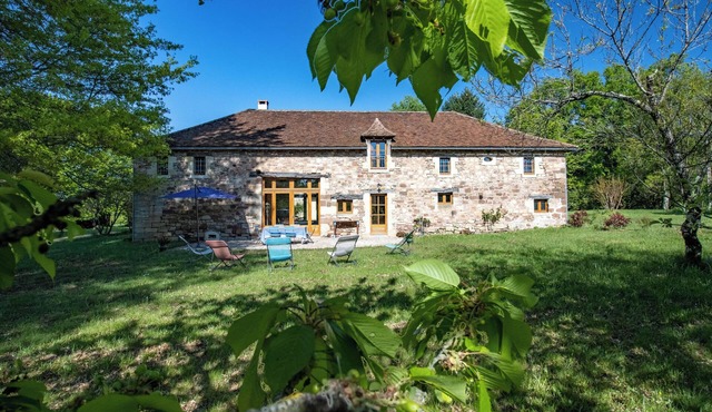 Les Granges de la Machardie – Cottage in Dordogne with Pool and Tennis Court