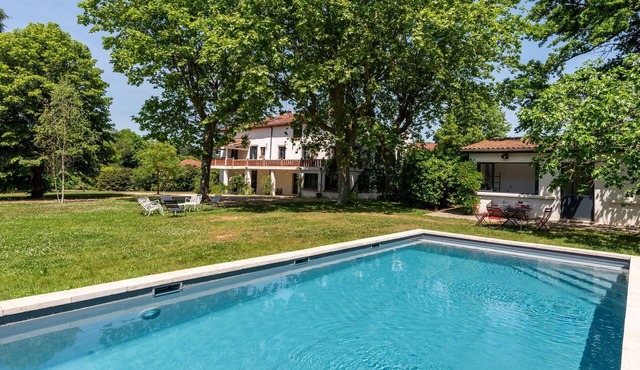 Les Granges- Warm and friendly family house with swimming pool