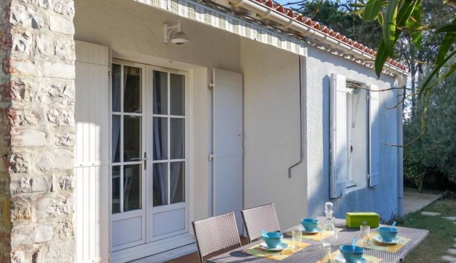 Les Grillons by Interhome