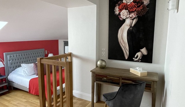 Les Groseilles-Double room-Classic-Ensuite with Shower-Vineyard view