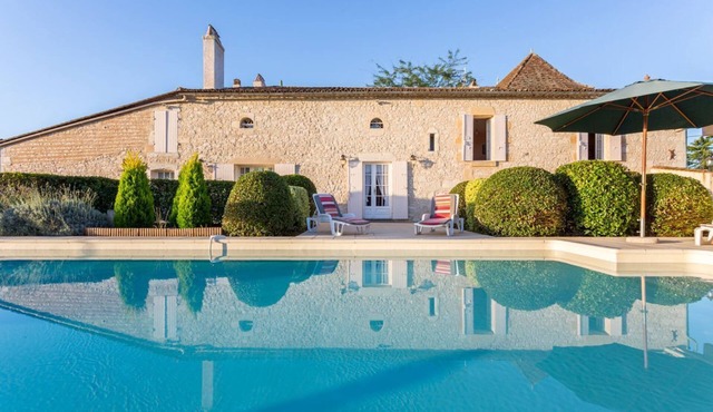Les Gueybauds - Four Bedroom Villa, Sleeps 8
