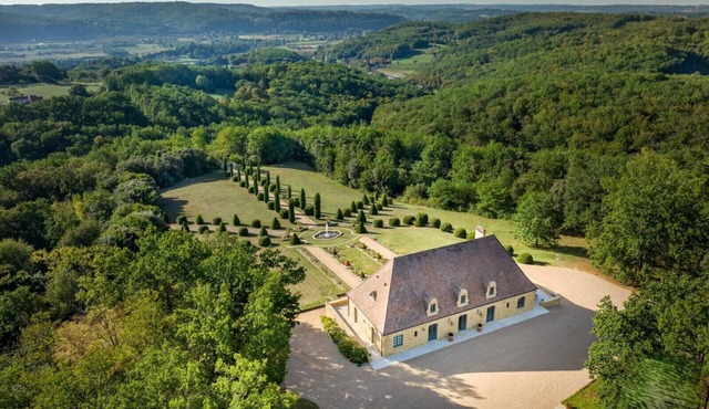 LES HAUTS DE CHAUNAC*: an exceptional stay in the heart of Périgord Noir