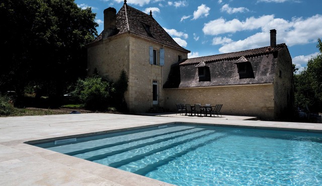 Les Hauts de Couze, old stones, natural surroundings