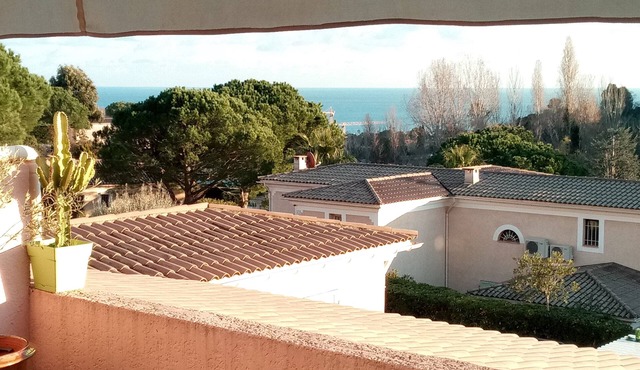 LES HAUTS DE VAUGRENIER Beautiful duplex with pool