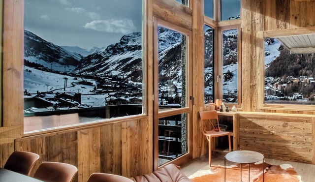 Les Hauts de Val – Stunning Apartment with Panoramic View