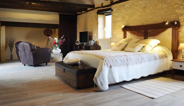 Les Hauts de Valojoulx - Guest Room “La Lézardière” with Private Terrace, Wi-Fi, AC