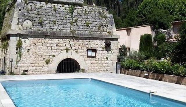 Les Hauts Fourneaux - At the foot of Colorado Provençal