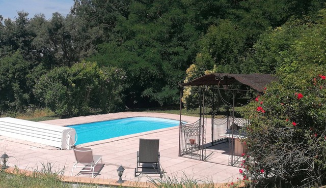 Les Hirondelles - Ferme Fortifiée Avec Piscine!