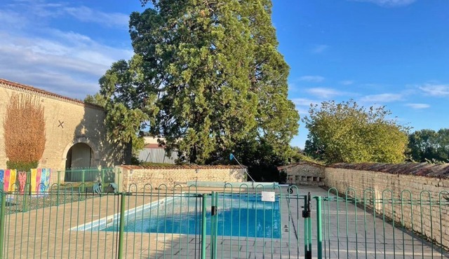 Les Hirondelles lovely house set in South West France