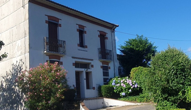 Les Hortensias de Jeanne, Maison de Campagne au Pied du Massif du Caroux