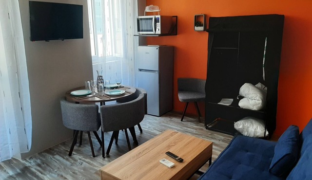 "Les IRIS" APT 106, T2 COSY, 30 m2, 1 bedroom with TV