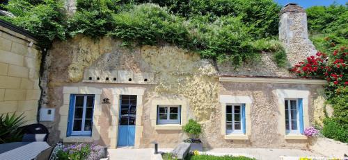 Les Iris - Gîte Troglodytique