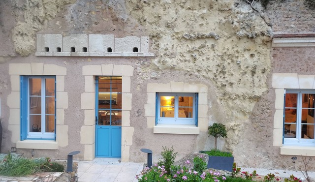 Les Iris unusual gîte, entirely troglodytic!