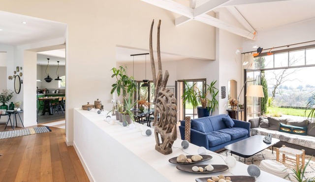 Les Lavandes, cosy house with garden, pool and view