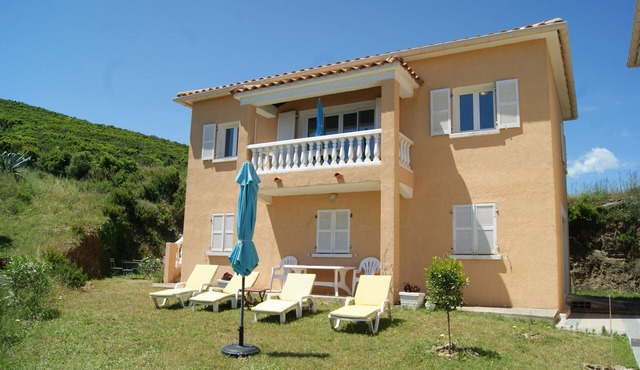 Les Lauriers, Independant house overlooking the sea and the port of Santa Severa