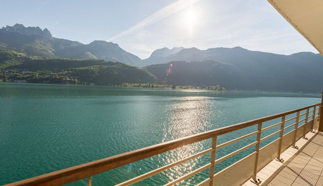 LES LIBELLULES - Pieds dans l'eau