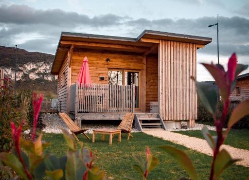 Les Lodges de la ViaRhôna/cabane-spa
