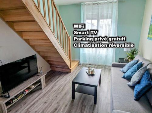 Les Loges de Véro - Duplex - Entièrement climatisé - Rénové en 2024 - Classé 3 étoiles - Parking privé - Garage vélos et motos - 1 chambre et 1 canapé convertible - À 5 min du centre de Verdun - Boulangerie et petite restauration à proximité