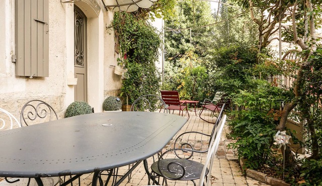 Les Mille Pas, Village house with jacuzzi