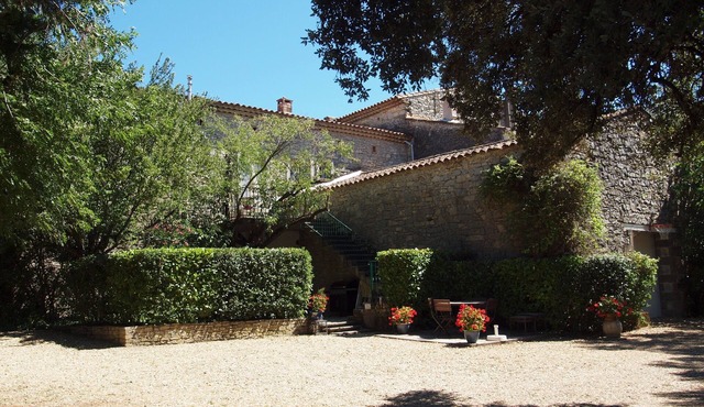 LES MAGNANS - Sleeps 4 - Antique furniture - Rated 3* and 3 Epis