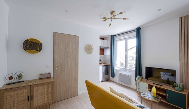 Les Maisons Acajou/Charming T2 equipped with Spicy Nature