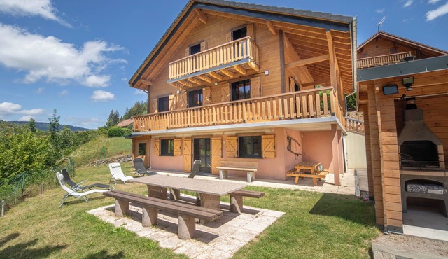 Les Marmottes, 10p with bb-football, billiards and bar