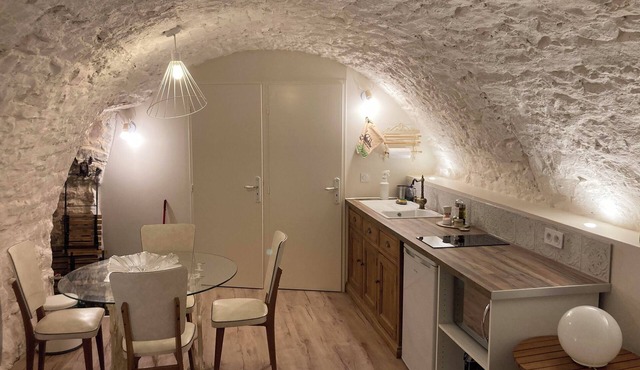 Les Matelles : Charmant Logement en Pierres