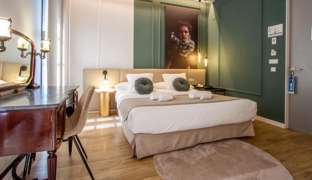 Les Monges Palace Boutique