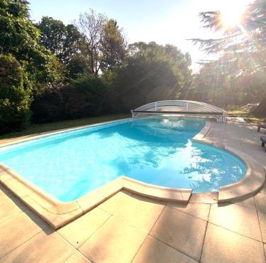 Les Mourguettes maison familiale avec piscine et garage sur 2000 m2 de terrain en campagne