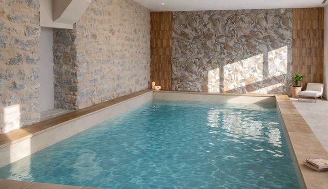 Les murmures de l'Eyrieux, a holiday cottage for 15 people with an indoor swimming pool