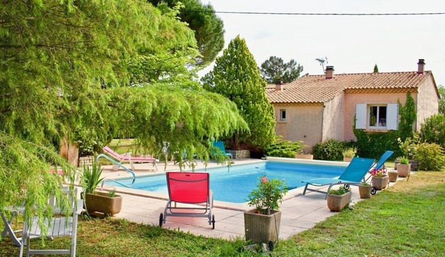 Les Murmures du Temps Air-conditioned 3-bedroom villa in Carpentras with swimming pool