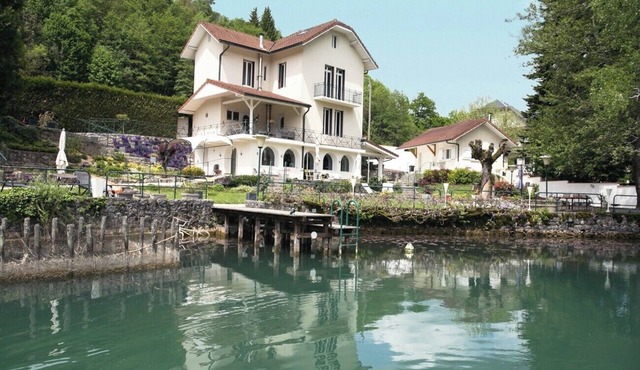 Les Nénuphars, magnifique villa au bord du canal