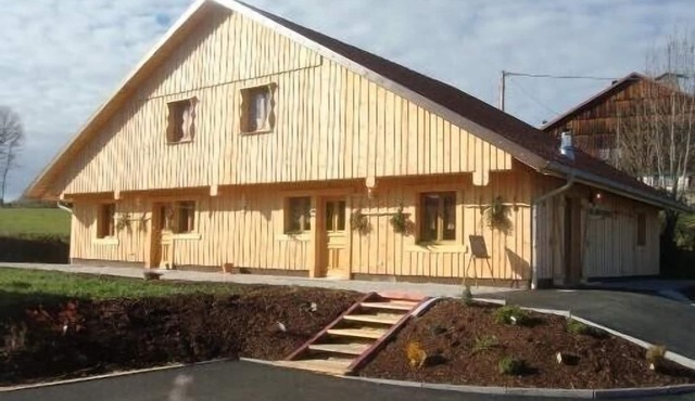 Les noisetiers typical farmhouse from Comtoise.