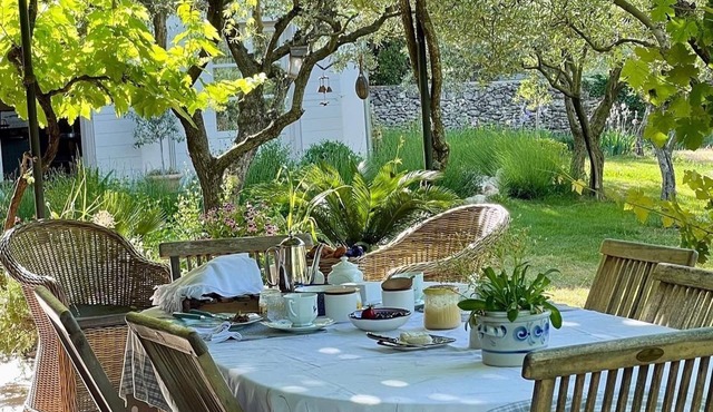 Les Olivettes charming farmhouse in Uzès a few minutes from the center