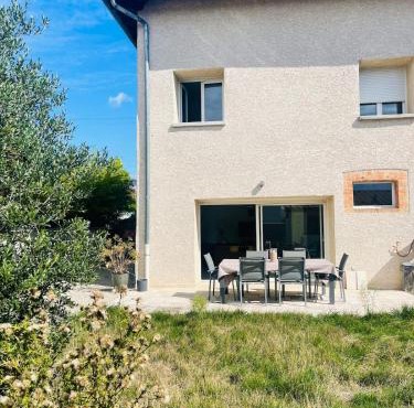 "Les Pâturages" Chanas - Maison Entière proche A7, 2 Chambres, 4 Personnes, Jardin Privé, Piscine & BBQ