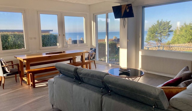 Les pénates, near beach, picturesque village