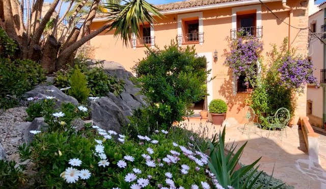 Les Penyetes Boutique Bed and Breakfast