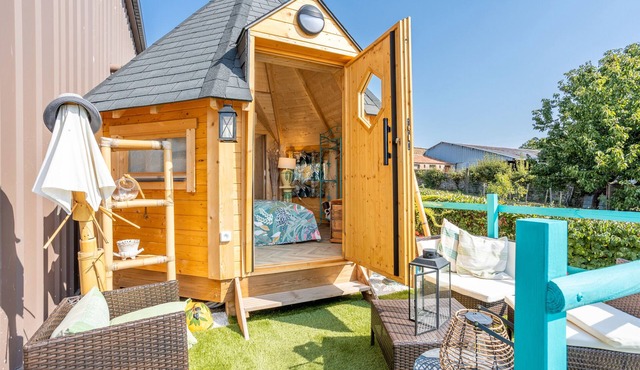 Les Philous Gourmands - Guest Room Chalet - Bora Bora - with Private Terrace