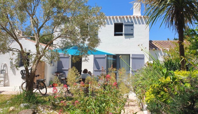 Les pieds dans l'eau: KER LILI (chez Liza)