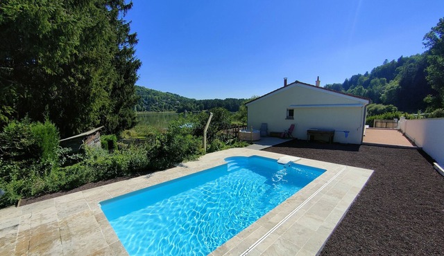 Les Pieds Dans L'eau