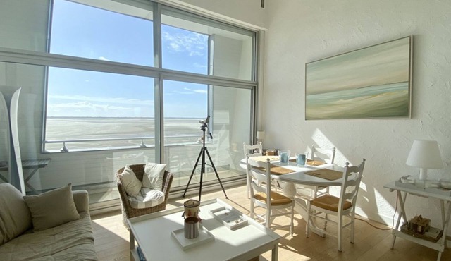 Les Pieds dans l'Eau, bay view for 6 people