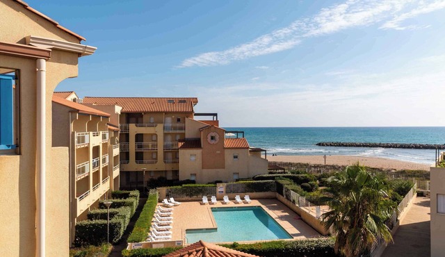 Les Pieds dans l'eau ! Apt avec Terrasse & Piscine