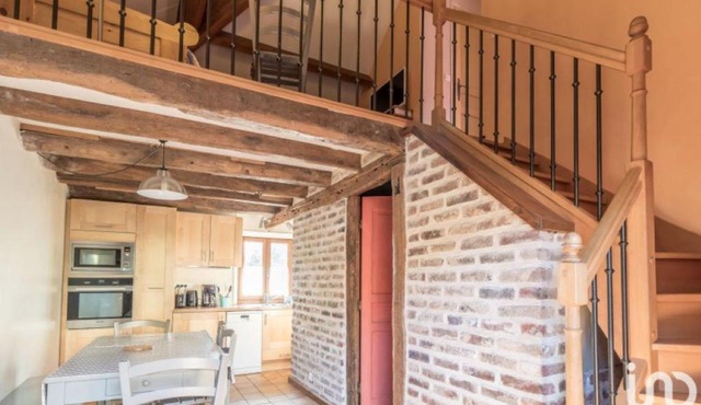 Les Pins - Maison avec parking ferme et jardin commun au calme