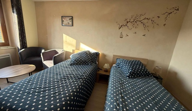 Les Pinsons Guest Room with Pool and Garden