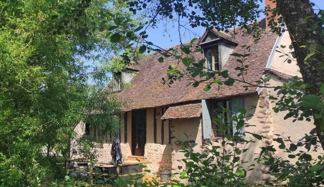 Les Plançons, riverside terrace near Sancerre vineyards