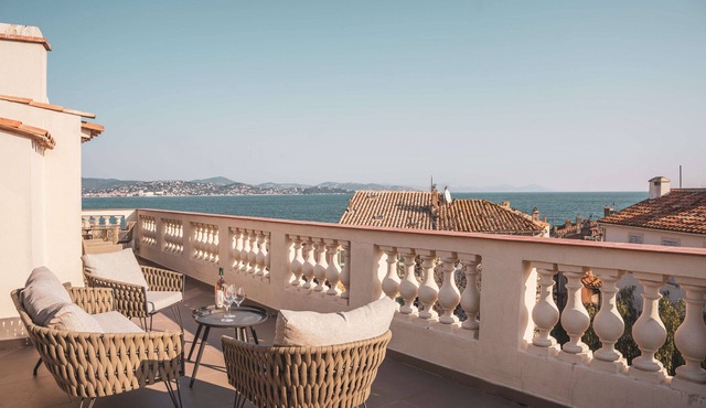 LES REMPARTS, LUXURY APARTMENT WITH SEA VIEW CENTER OF SAINT TROPEZ