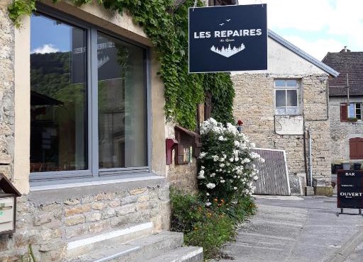 LES REPAIRES